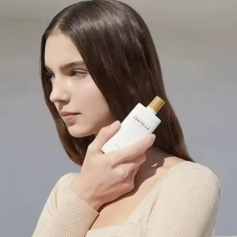 ضد آفتاب رنگی سنتلا اسکین 1004 SKIN