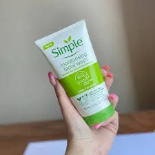 ژل شستشو صورت سیمپل مدل moisturising حجم 150 میلی لیتر - تصویر 3